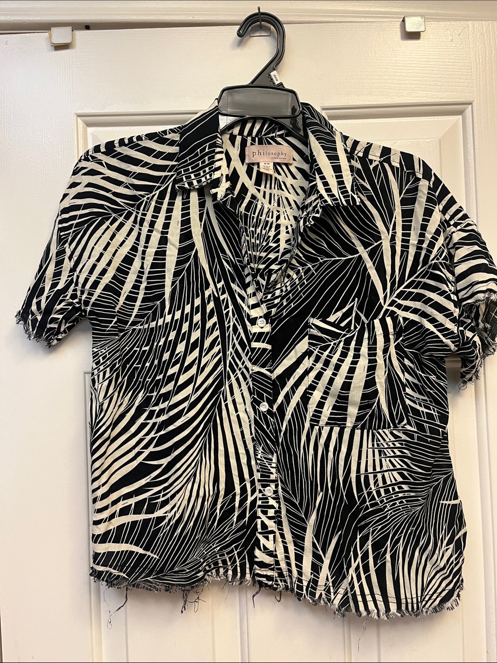 philosophy Black & Beige Palm-Print Crop Shirt M